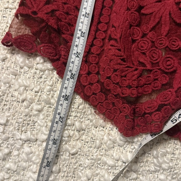 Long sleeve sheet lace top - Picture 13 of 14